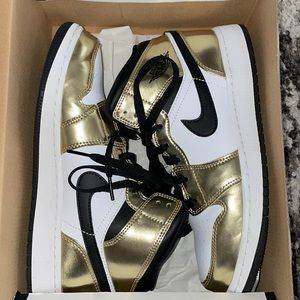 Like New Jordan 1 Sneakers